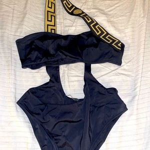 Never worn Black Versace GRECA BORDER ONE-PIECE SWIMSUIT size IT 4